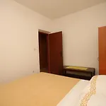 شقة Razanj 7517b