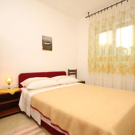 Razanj 7517b Rogoznica (Sibenik-Knin)