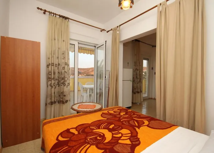 Razanj 7517b Rogoznica (Sibenik-Knin)