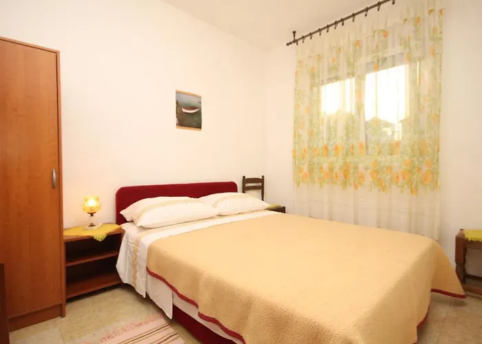 Razanj 7517b Rogoznica (Sibenik-Knin)